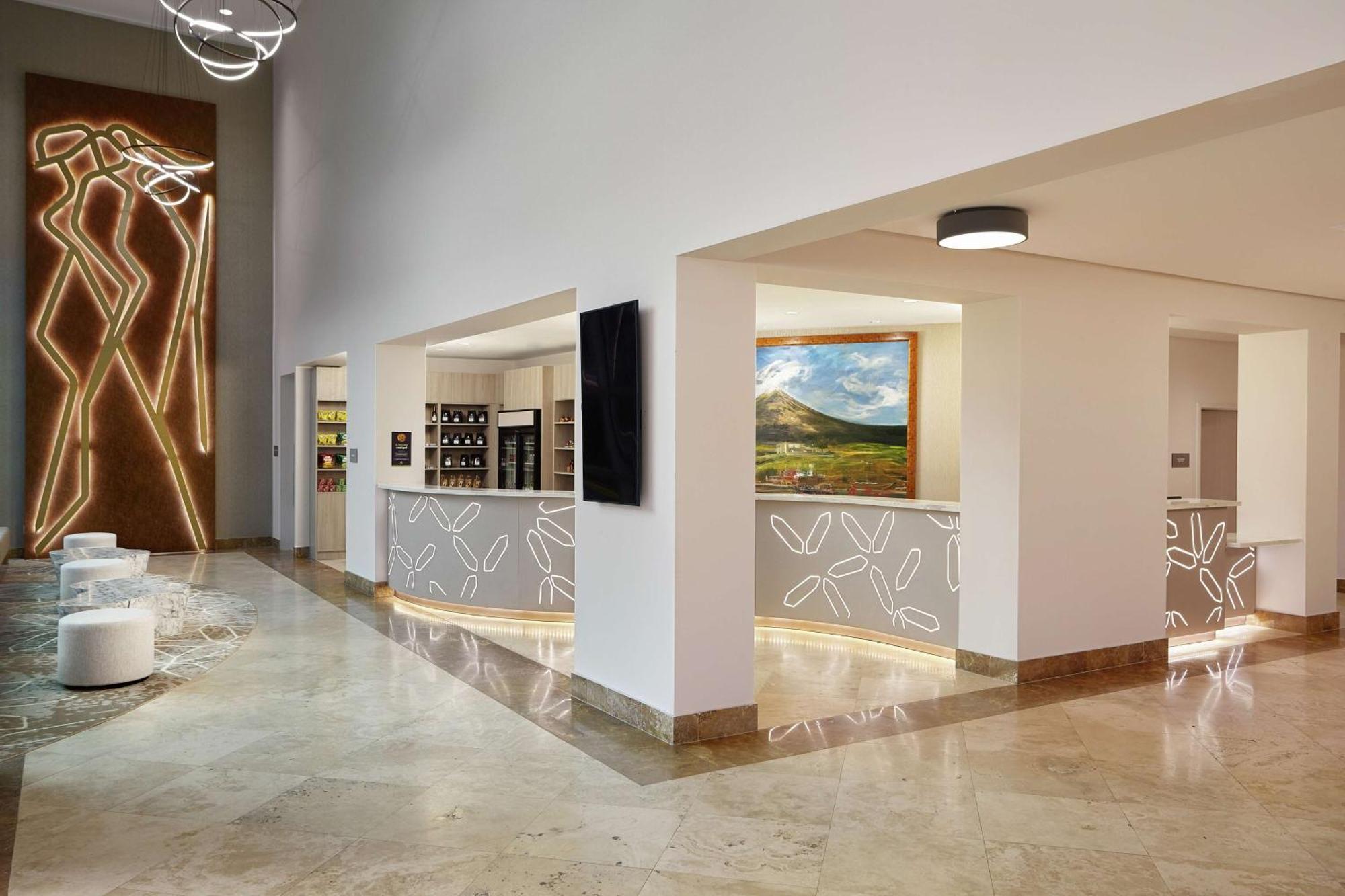 Отель Hilton Doubletree By Hilton Манагуа Экстерьер фото